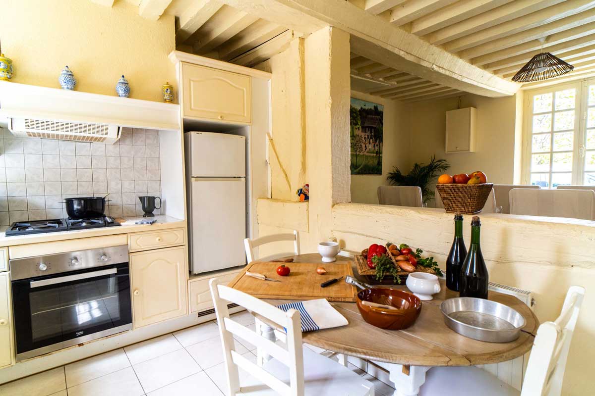 Espace cuisine, au Cottage du Manoir d'Argentel