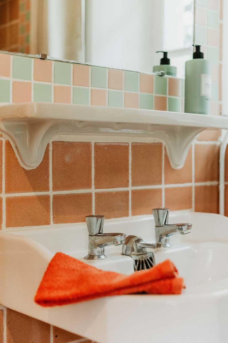 Salle de bain, au Cottage du Manoir d'Argentel